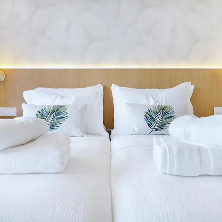 Apartment Tms Veramar Hotel,beachfront,pool&parking *