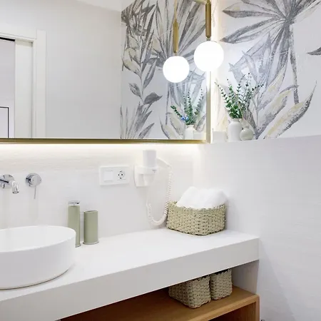 Apartment Tms Veramar Hotel,beachfront,pool&parking *